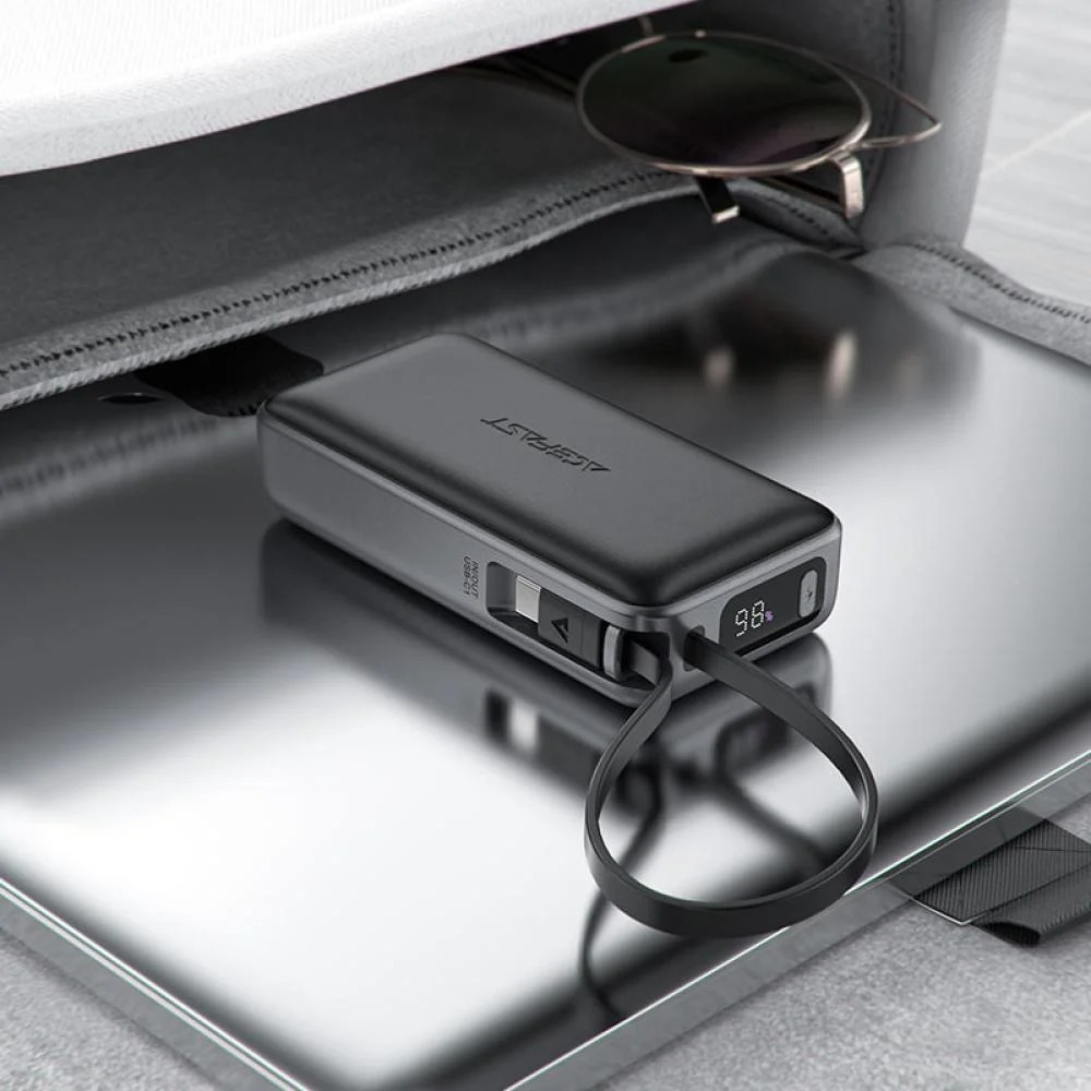 AceFast M7-10000 PD30W power bank with cable