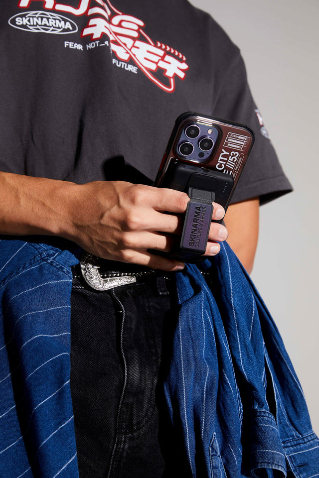 SkinArma Kira Kobai 5000 mAh Magnetic wireless Power Bank with Smart Grip Stand