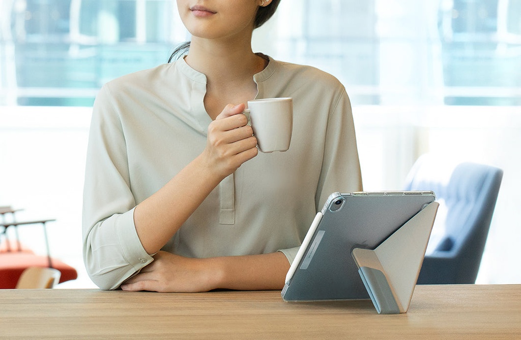 UNIQ CAMDEN CLEAR & BLUE TOUCH PROTECTIVE  CASE