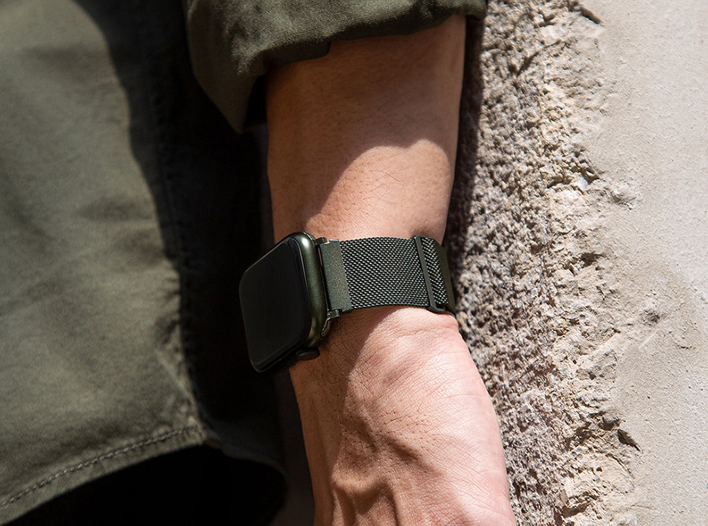 Uniq Dante Milanese Mesh Steel Strap For Apple Watch 44mm - Silver 