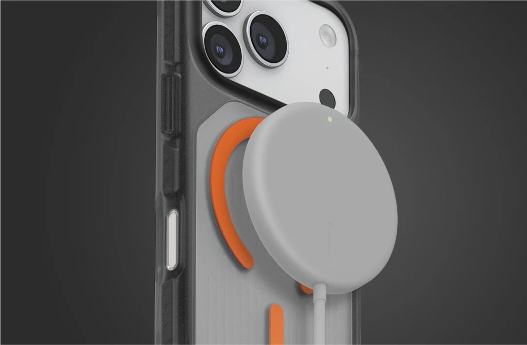 Uniq Hybrid Combat Active MagSafe Case for iPhone 17 Pro - Frost Clear / Lume Light