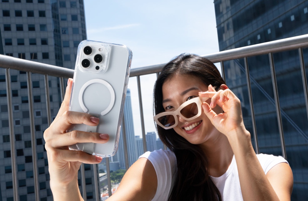 Uniq Hybrid Eleva MagSafe Case with Vertical Stand for iPhone 16 Pro – Carbon Black