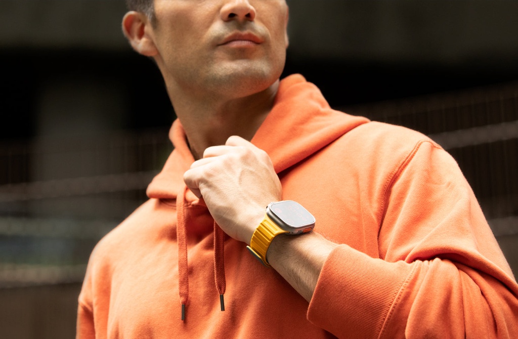 Uniq Revix Evo Reversible Strap For Apple Watch 49/45/44/42mm - Amber Orange / White