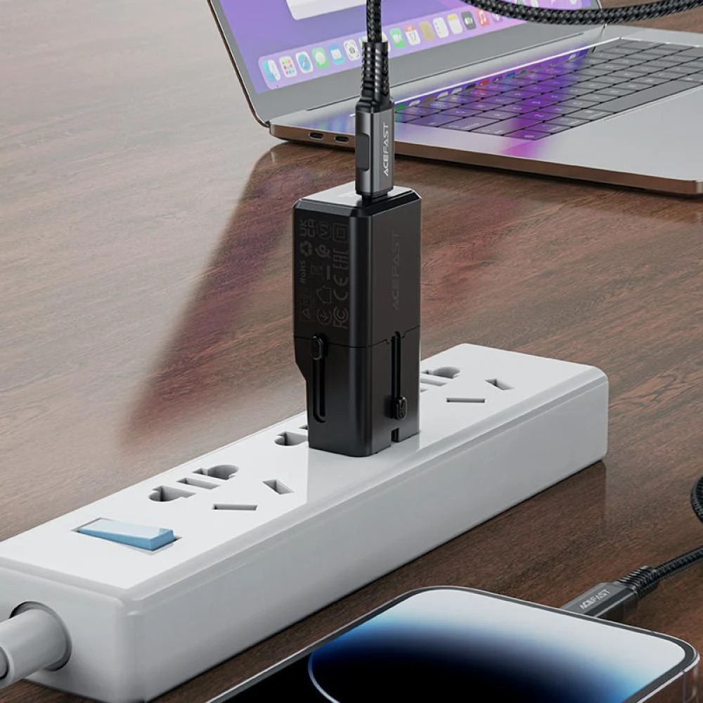 multifunctional PD30W GaN mini charger - Black